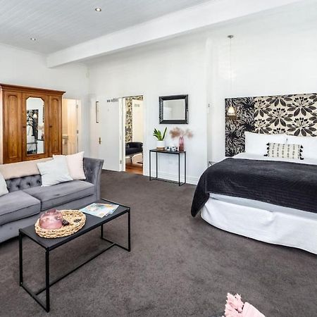 Altitude Studio Apartment Мартинборо Экстерьер фото