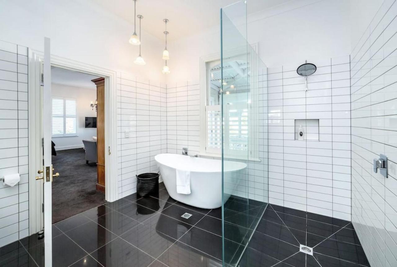 Altitude Studio Apartment Мартинборо Экстерьер фото