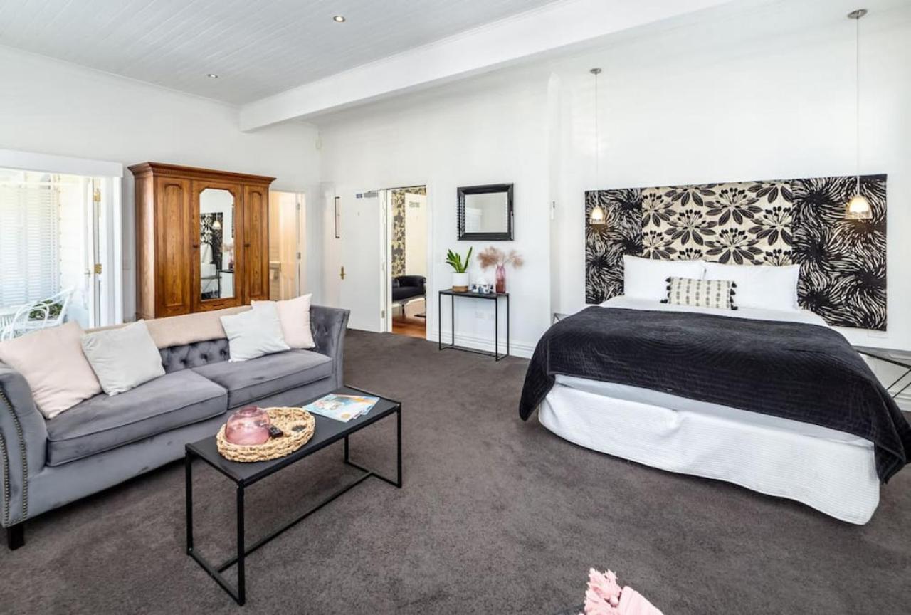 Altitude Studio Apartment Мартинборо Экстерьер фото